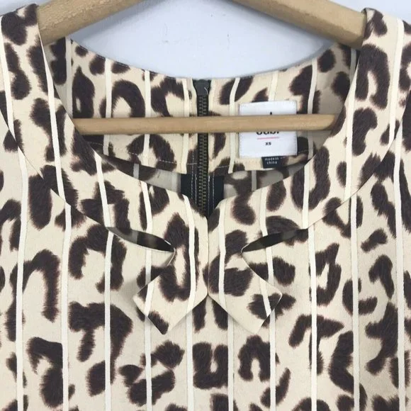 CAbi Leopard Print Sleeveless Top Blouse Striped Cutout Bow size XS - Picture 3 of 5